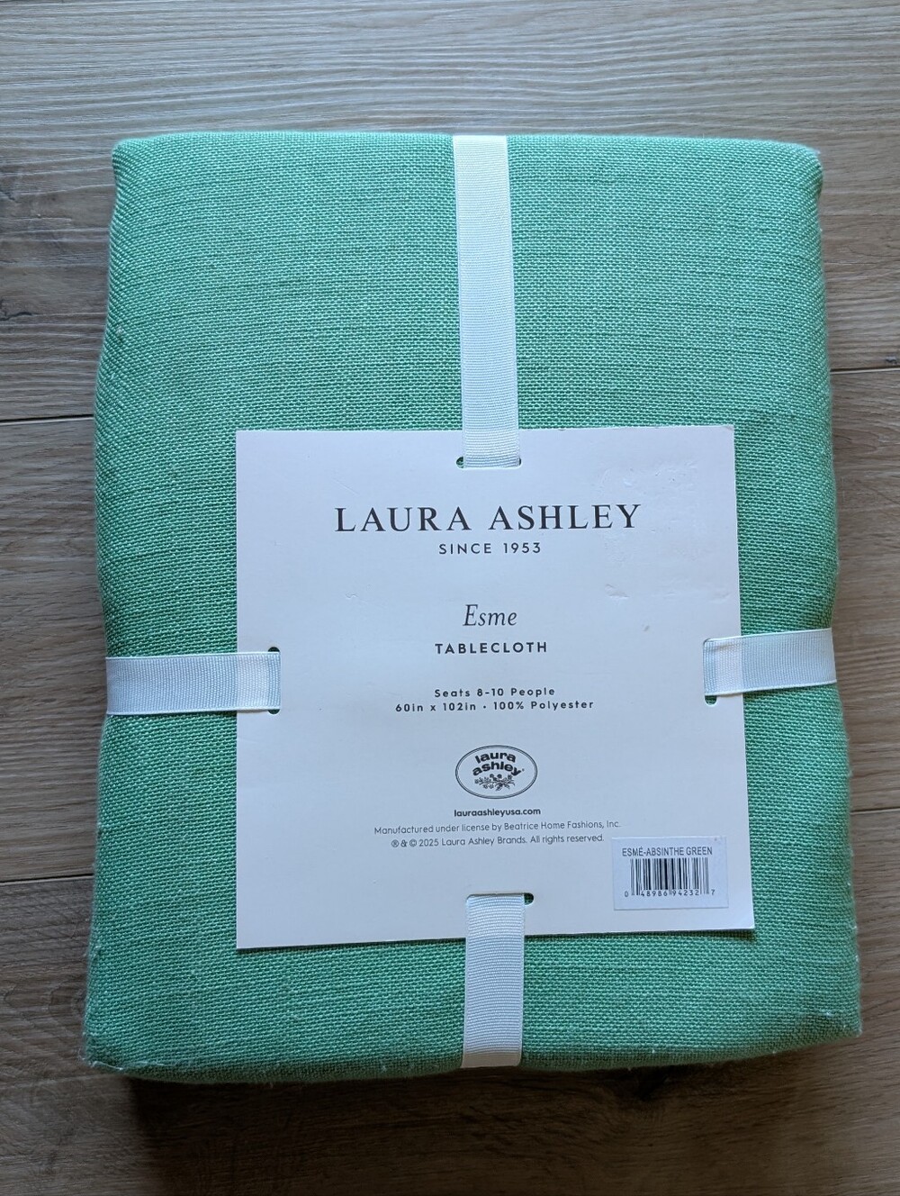 NWT Laura Ashley Green Esme Tablecloth